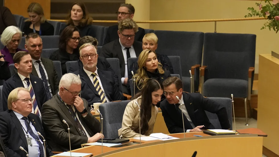 Socialdemokraterna lade ner sina röster när riksdagen röstade om förtroendet för klimatminister Romina Pourmokhtari (L).