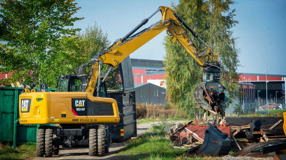 
Garagebyn som stått i Hemgården sedan 50-talet har nu jämnats med marken.