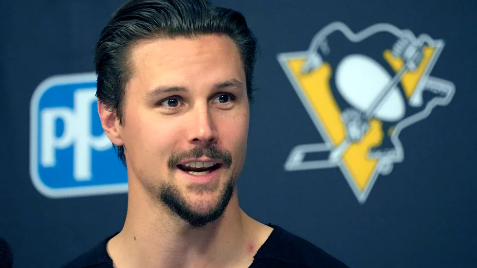 Hockeystjärnan Erik Karlsson fick Victoriapriset i somras – men är inte nominerad till något pris på Idrottsgalan. Arkivbild.