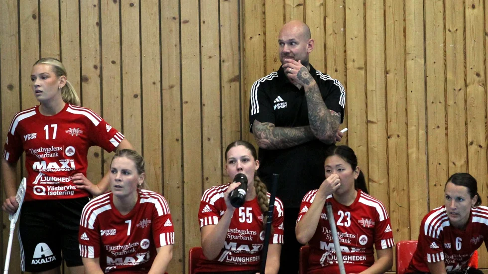 Det kommer att bli dyrare för WIBK att hyra halltider för sina lag från och med 2024. På bilden syns damlagsspelarna Ronja Rosén, Lisa Nilsson, Emma Björkman, Astrid Göthberg och Emma Stenborg.