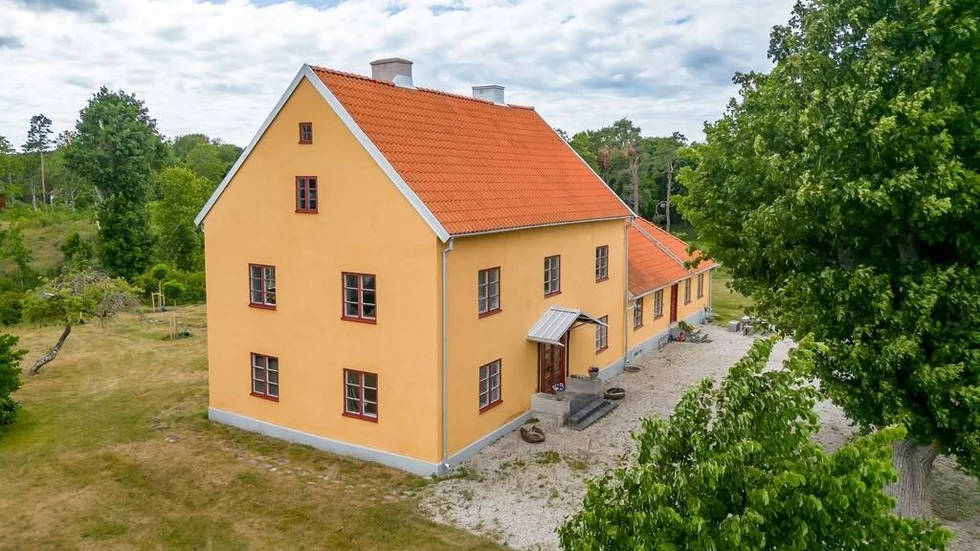 Ihre gård är till salu, prislappen: 32 miljoner kronor. Trots att objektet bara ligger som kommande har flera redan hört av sig, berättar mäklaren Jacob Wallin Sander.