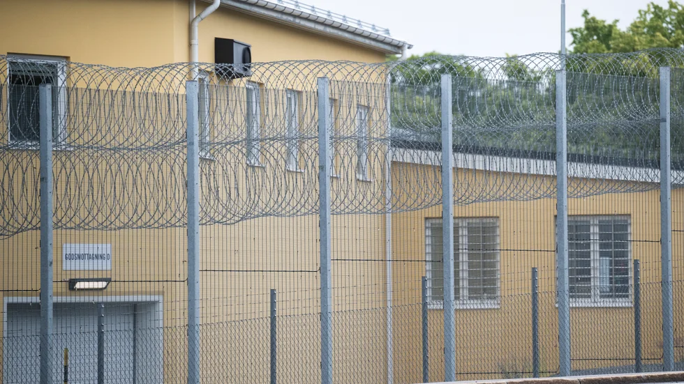 Fängelse. Kommer den kraftiga fängelseutbyggnaden ge utrymme till vård eller blir det bara förvaring?