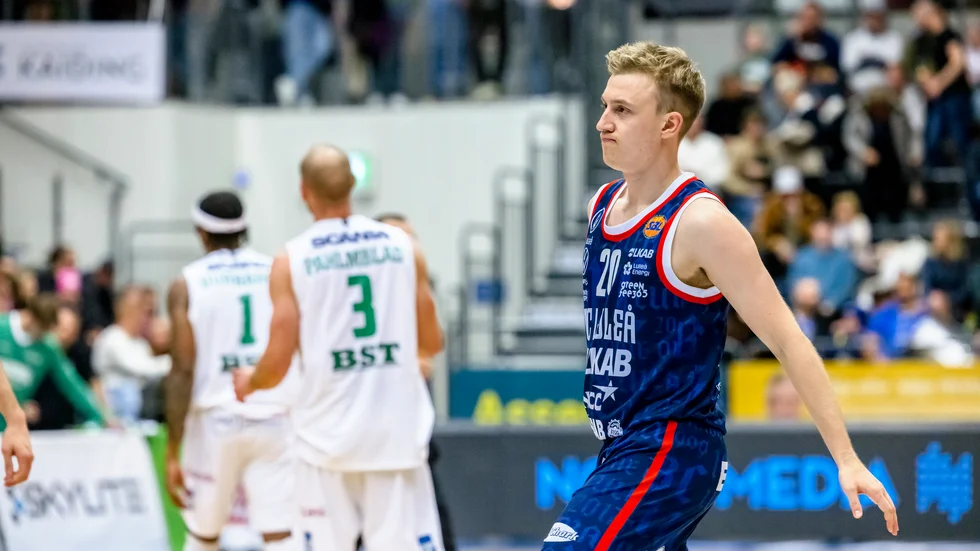  Jonatan Arvidsson, BC Luleå, gör sin livs säsong i SBL. Men inte landslaget får han inte plats.