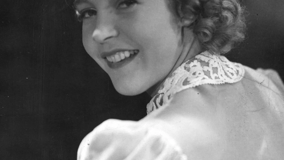 Tontårsidolen Alice Babs. Som 16-åring fick hon sitt genombrott med Schamyl Baumans musikfilm "Swing it, magistern".