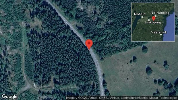 Fallna träd skapar problem i trafiken