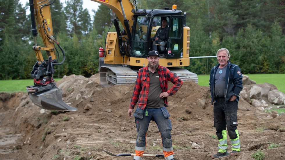Stugprojektet i Sörbyn inleds genom att man till att börja med sätter upp tre nya stugor. 