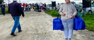 15 ton prylar fick folk att köa till loppis