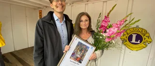 Folkfest på marknad trots mörka moln