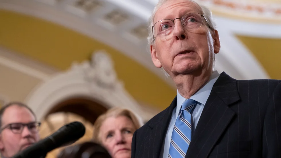 Den republikanske minoritetsledaren i senaten, Mitch McConnell, och hans parti kräver mer pengar och åtgärder för gränssäkerhet och mot invandring för att gå vidare med president Bidens stora stödpaket för Ukraina, Israel och Taiwan.