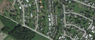 34-åring ny ägare till 70-talshus i Robertsfors - 700 000 kronor blev priset