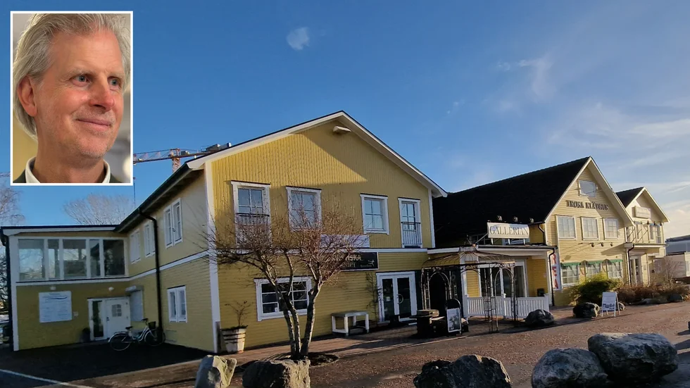 "Många har hört av sig om lokalerna men ingen kändes rätt", säger Jakob Green som äger anrika Trosa Klädhus. Då gav han sig själv ut på jakt och lyckades locka hemelektronikkedjan Elon till orten.