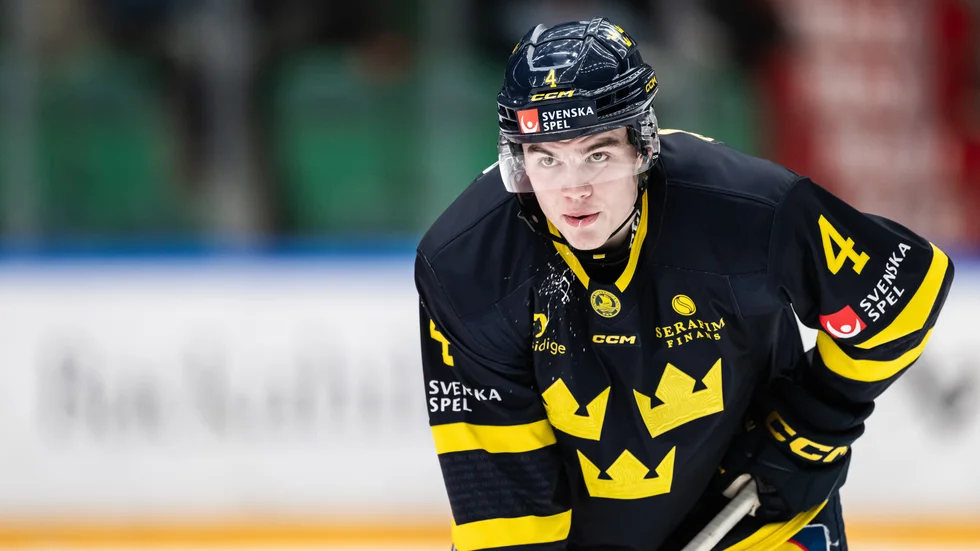 ”Vi ska bara ut och köra och visa de svenska fansen var skåpet ska stå”, säger Axel Sandin Pellikka inför JVM-premiären.