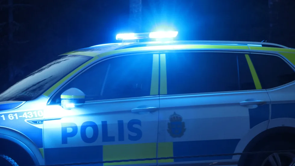 Omkring 90 ärenden har polisen haft i Sörmland under natten mot lördag, flera av dem med inslag av fylleri. I Eskilstuna sitter två personer anhållna för knarkbrott.