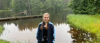 17-åriga Julia lämnar Dammen för de stora sjöarna i USA