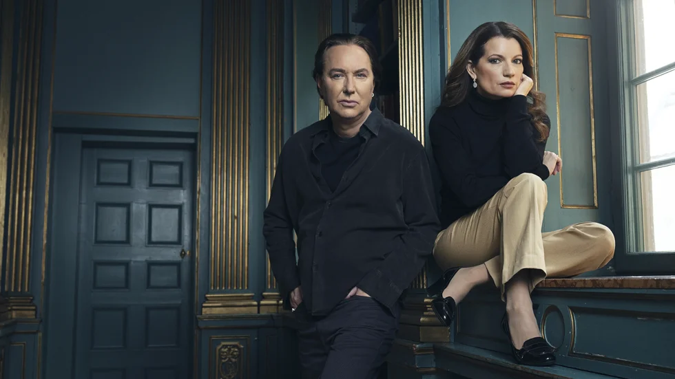 Alexander Ahndoril och Alexandra Coelho Ahndoril släpper "Jag kommer att hitta nyckeln" i november under en ny pseudonym: Alex Ahndoril. 