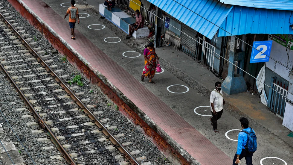 En järnvägsstation i indiska Calcutta. Stationen på bilden har inget med artikeln att göra. Arkivbild.