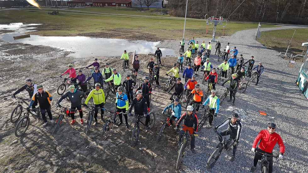 Normalt brukar drygt tio deltagare träffas för att cykla mountainbike i Korpens regi i Vilsta på onsdagskvällar. Sedan pandemin slog till har medlemsantalet rusat i höjden.