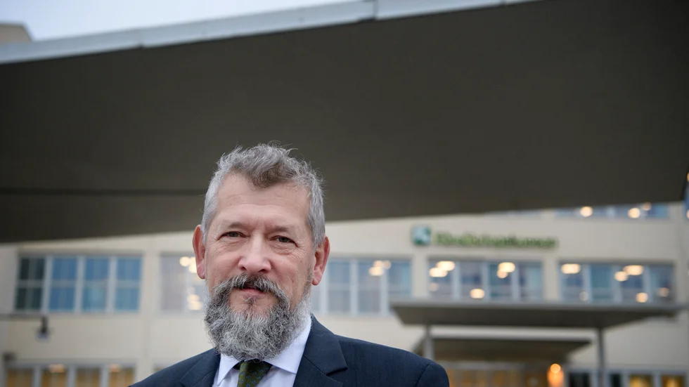 Försäkringskassans generaldirektör Nils Öberg har lovat bättring i hur hans anställda handlägger sjukförsäkringsärenden. Nu ger regeringen Statskontoret i uppdrag att granska hur det går med det. Arkivbild.