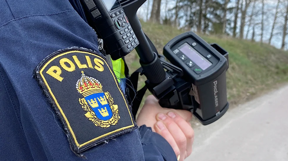 Enligt polisen körde den misstänkte unga mannen dubbelt så snabbt enligt den tillåtna hastighetsbegränsningen.