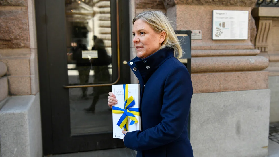 Nu använder vi styrkan i svensk ekonomi för att genomföra en kraftfull grön återstart, skriver bland andra finansminister Magdalena Andersson (S).