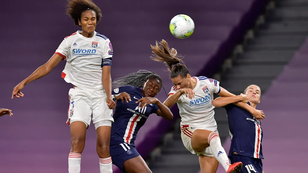 Wendie Renard, till vänster, gjorde ett ödesdigert självmål mot PSG. Arkivbild.