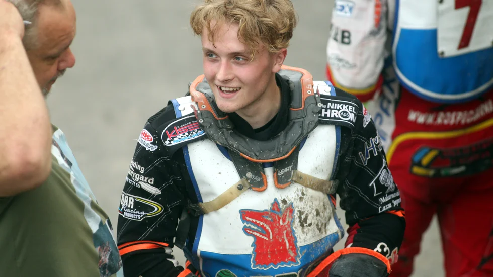 Kevin Juhl Pedersen trivs med tillvaron i Vargarna. Han var, tillsammans med rutinerade Mathias Thörnblom, främsta behållningarna för vargfansen i måndagens hemmapremiär. 