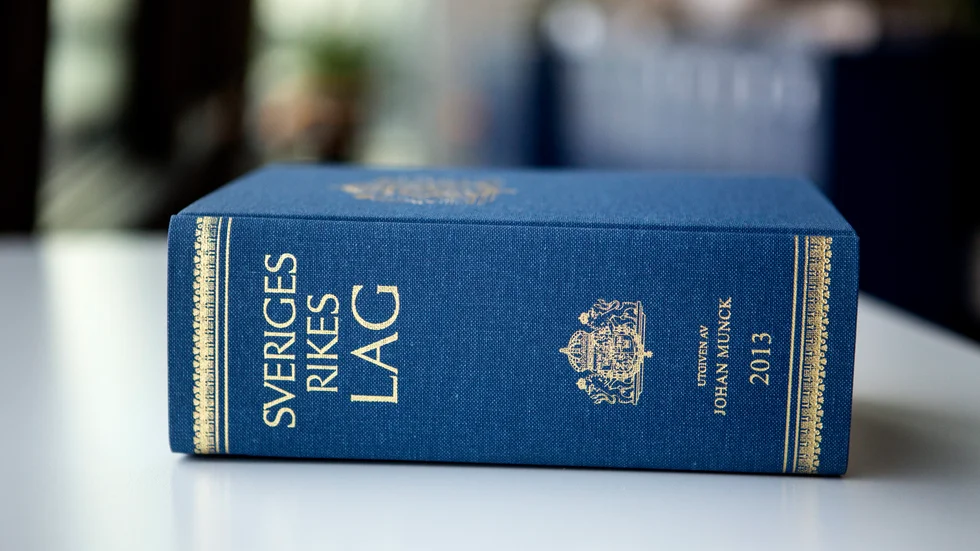 Åklagaren har lagt ned utredningen om misstänkt mordförsök sedan en kvinna upptäcktes hänga från en balkong. Arkivbild.