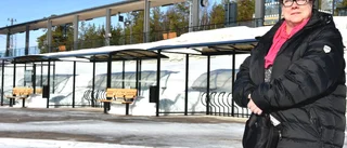 Cecilia, 59, sågar tågtiderna: "De passar inte"