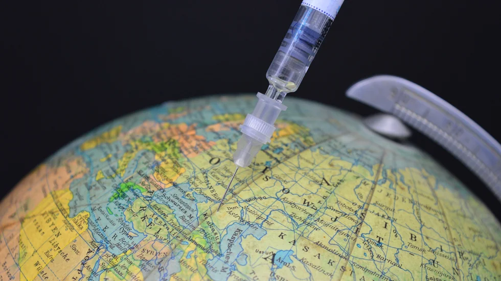 Rysslands covid-19-vaccin Sputnik V är en utrikespolitisk succé, men ryssarna själva är väldigt skeptiska.