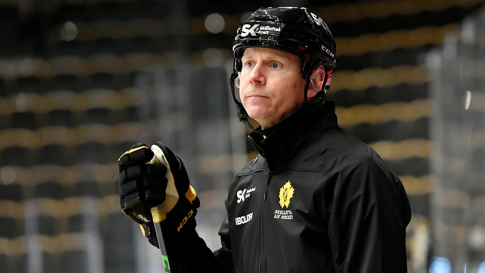 Robert Ohlsson räknar inte med någon hjälp från Eisbären Berlin inför CHL-avslutningen.