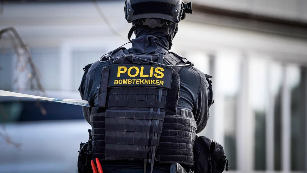 Nationella bombskyddet undersöker ett misstänkt föremål i Norrköping. Arkivbild.