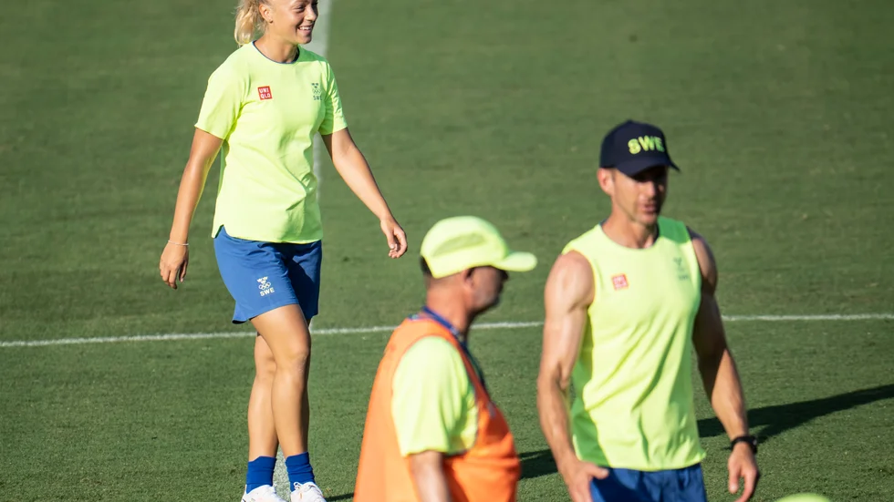 Hanna Bennison under träning i Tokyo inför Sveriges OS-premiär i fotboll mot USA.