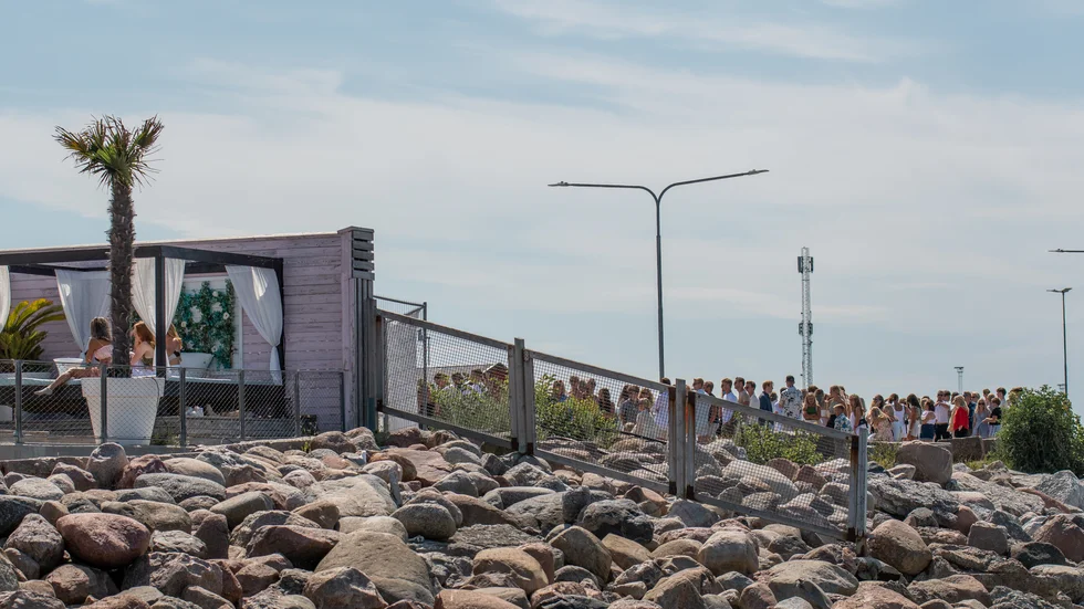 Kö till Kallbadhuset vecka 29. Krogen har nu varnats av regionen, sedan fem unga kvinnor påträffats kraftigt berusade.