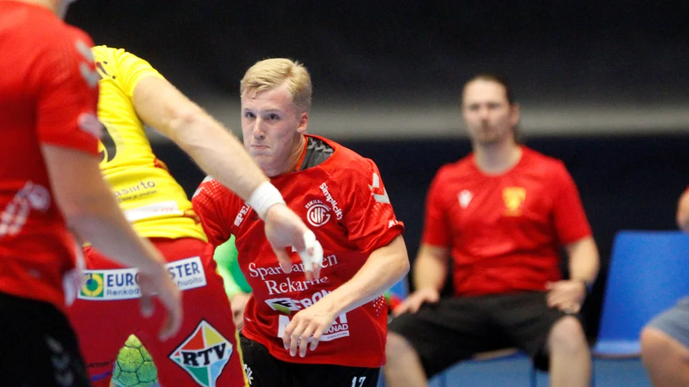 Kasper Larsson och hans Guif förlorade med två bollar mot finska Riihimäki Cocks.