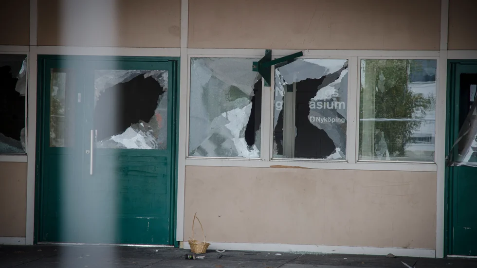 Den övergivna skolan har blivit "något av en fristad" enligt polisen.