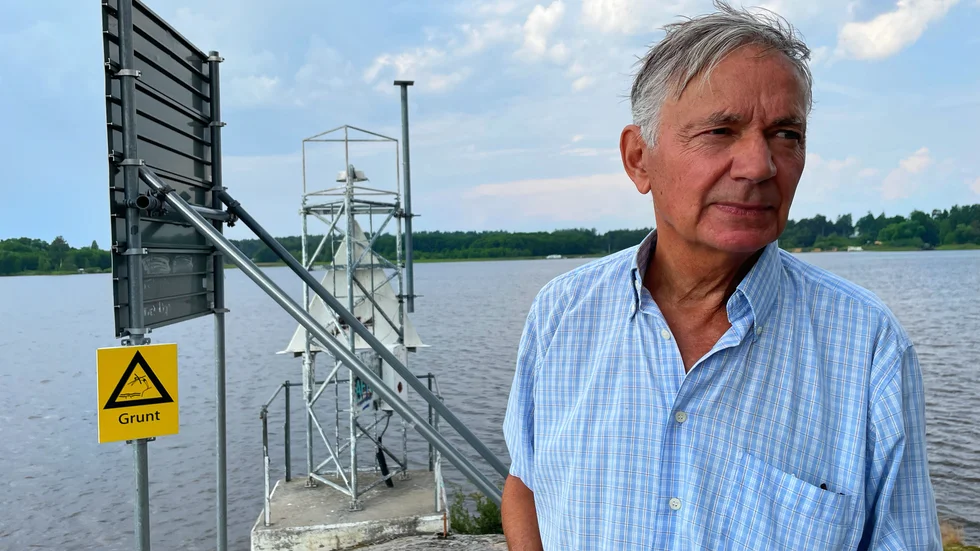 Peter von Carlsburg som är ordförande i föreningen i området är nöjd efter kommunens vänding i frågan om säkerheten på Pottskär. Utöver fler skyltar om att det är grunt kommer badförbud att råda på klipporna som mannen dök ifrån.