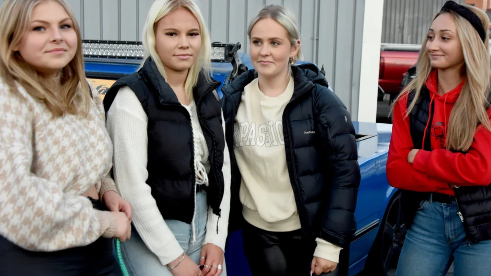 Silje Aspenfjäll, Wilma Joutsen, Havanna Persson och Alva Jonsson, Luleå umgicks när Motorgården hade öppet hus. 