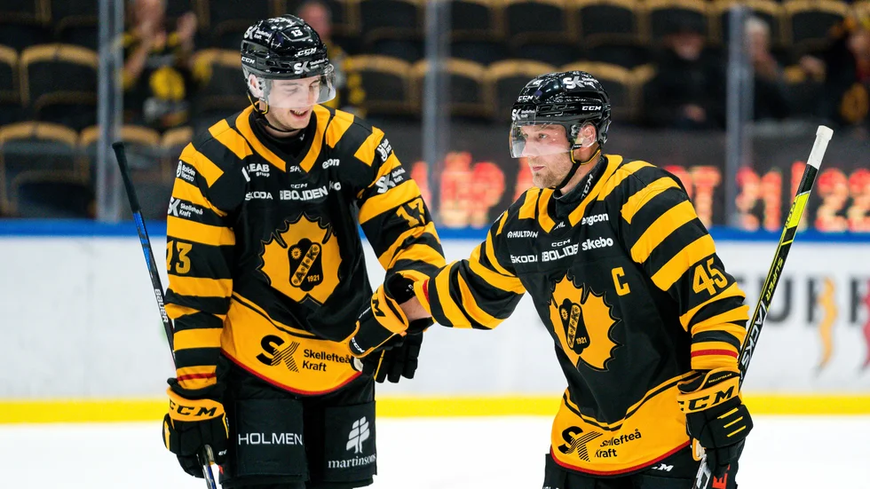 Oscar Möller, till höger, är tillbaka i kedjan med Stefan Loibl.