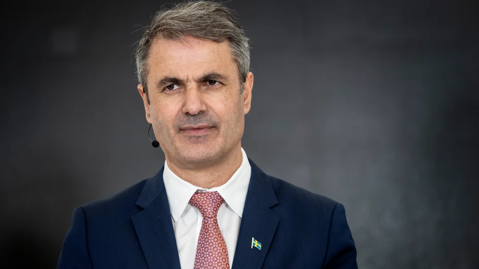 Näringsminister Ibrahim Baylan (S) får sannolikt göra ett nytt besök i riksdagens näringsutskott för att förklara sig om en rapport om cementkrisen. Arkivbild.
