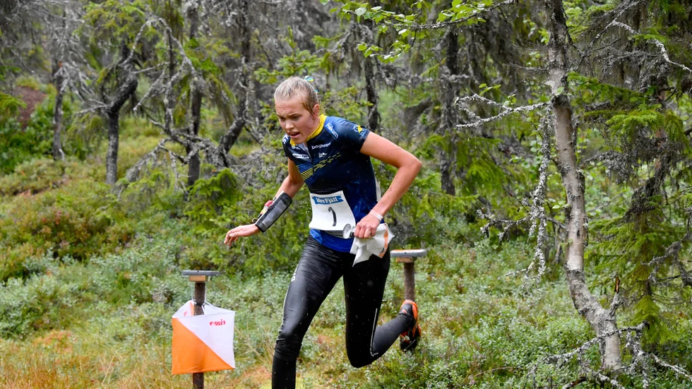 Hanna Lundberg var ynka fem sekunder från JVM-guldet i sprinttvälingen.