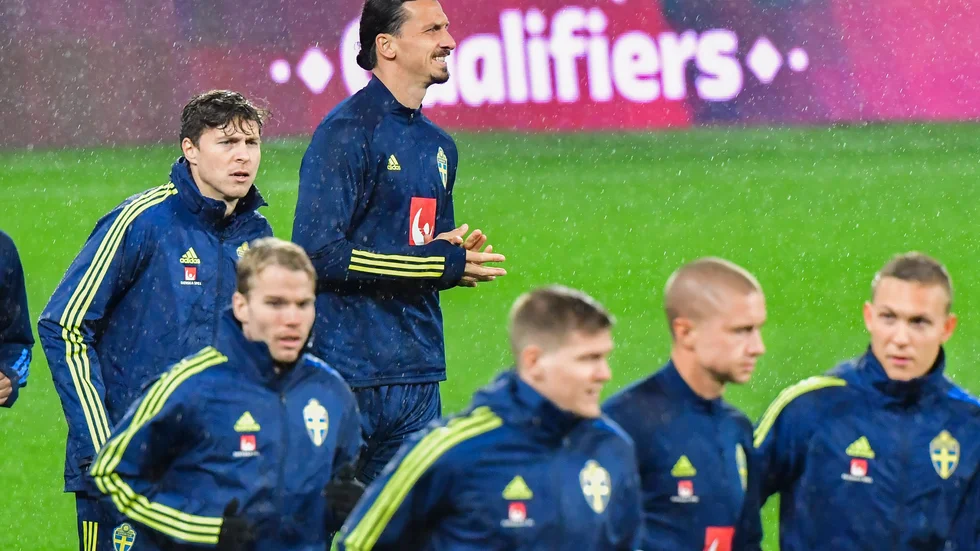 Landslaget tränade i ösregnet på Batumistadion inför VM-kvalet mot Georgien.