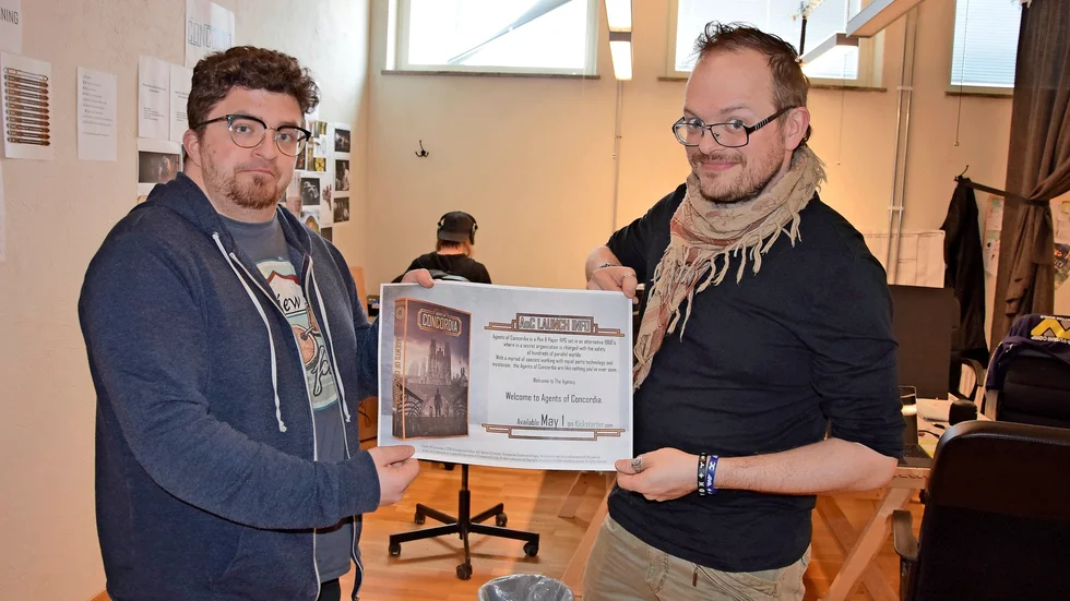 Simon Nyström (t v) och Kristofer Stenskog är duon bakom Strangewood Studios som i augusti får visa sitt ”We AR Fighters” på Gamescom i Köln.