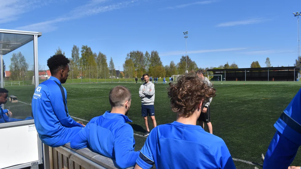 Jonas Ahlin hyllar sitt lag efter skrällsegern på söndagen.