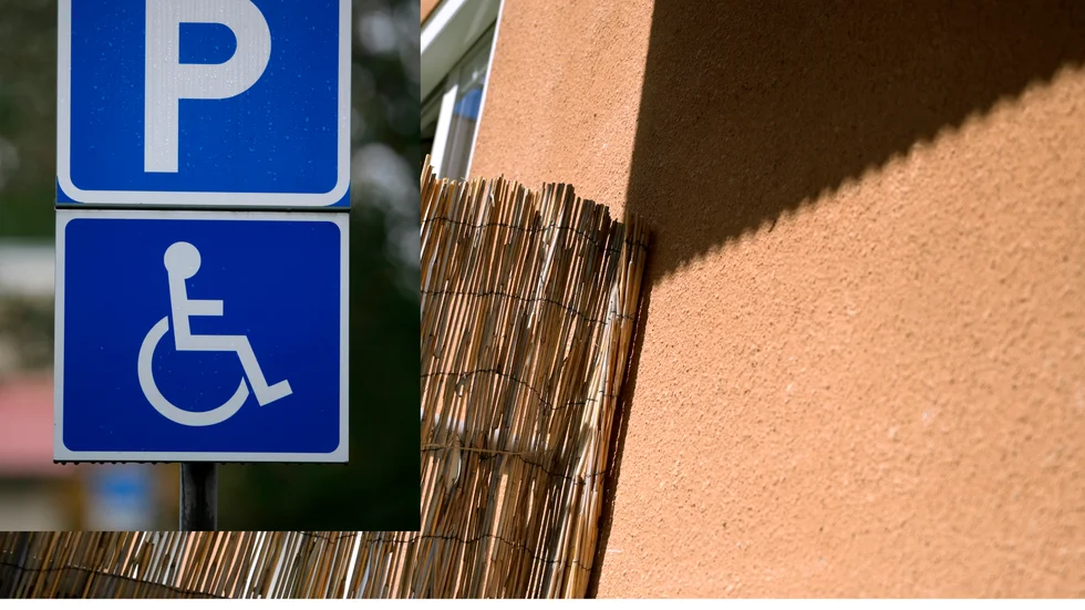 Mannen i Torshälla reagerade starkt och skällde ut kvinnan med eftertryck. Bilden visar inte den balkong som mannen stod på.