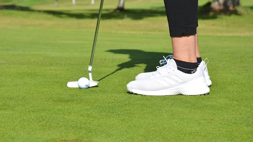 Efterfrågan på golfutrustning har ökat på Blocket i Kinda-trakten. Golf är överlag en växande sport nu under pandemin, menar Nero Marjamäki, pressansvarig på Blocket. (Arkivbild)