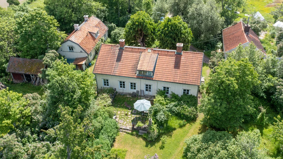 Alsike prästgård är till salu för 11 miljoner. Gården var prästbostad fram till början av 1930-talet.