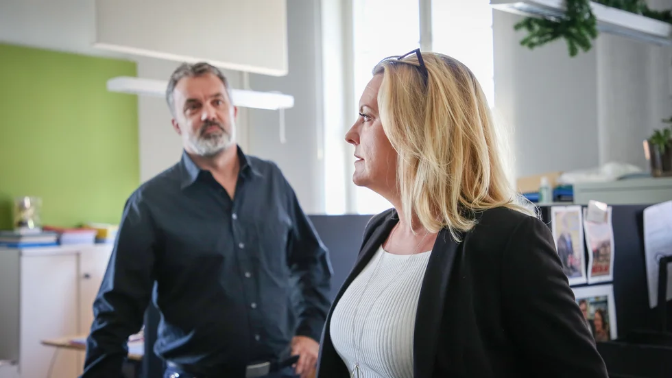 Jörgen Wiss och Therese Stenbeck är två av regionens alkoholhandläggare som varje år granskar samtliga verksamheter med alkoholtillstånd.