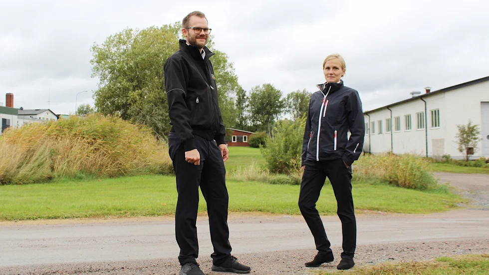 Tedh Apelqvist och Denise Westerholm på Gamleby Taxi bildade bolaget Byringen AB när taxiverksamheten flyttade till nya lokaler. Nu är bygglovet för en ny tvätthall beviljat, och om ett år hoppas syskonen att allmänheten kan välkomnas till gör-det-själv-biltvätten.