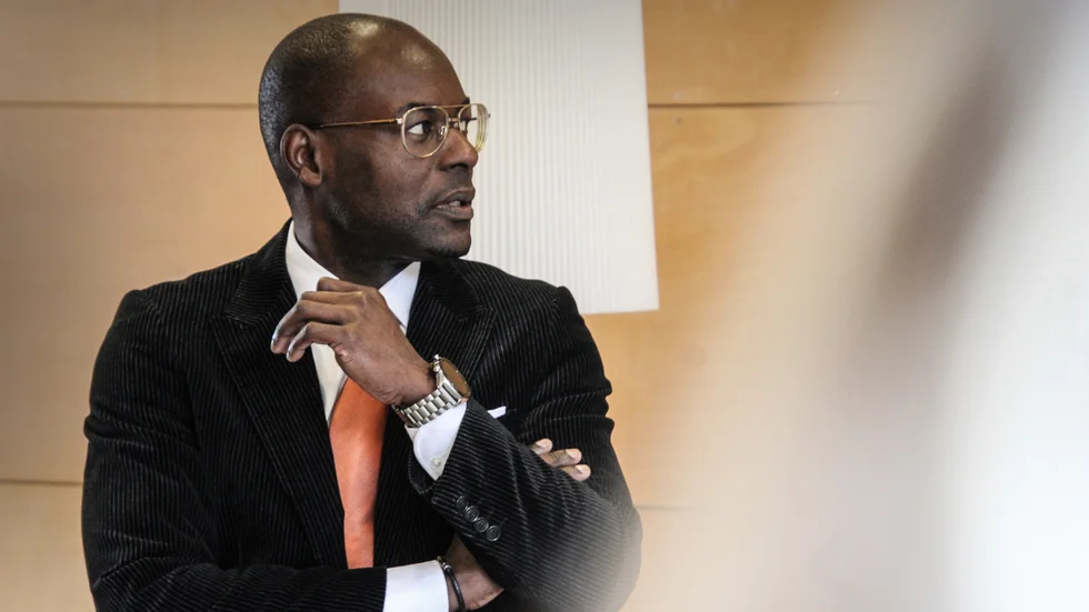 Advokat Pierre Frennesson, som haft uppdraget att försvara den mordåtalade 40-åringen, framhöll att mannen inte planerat att skada Sanije utan styrdes av röster.