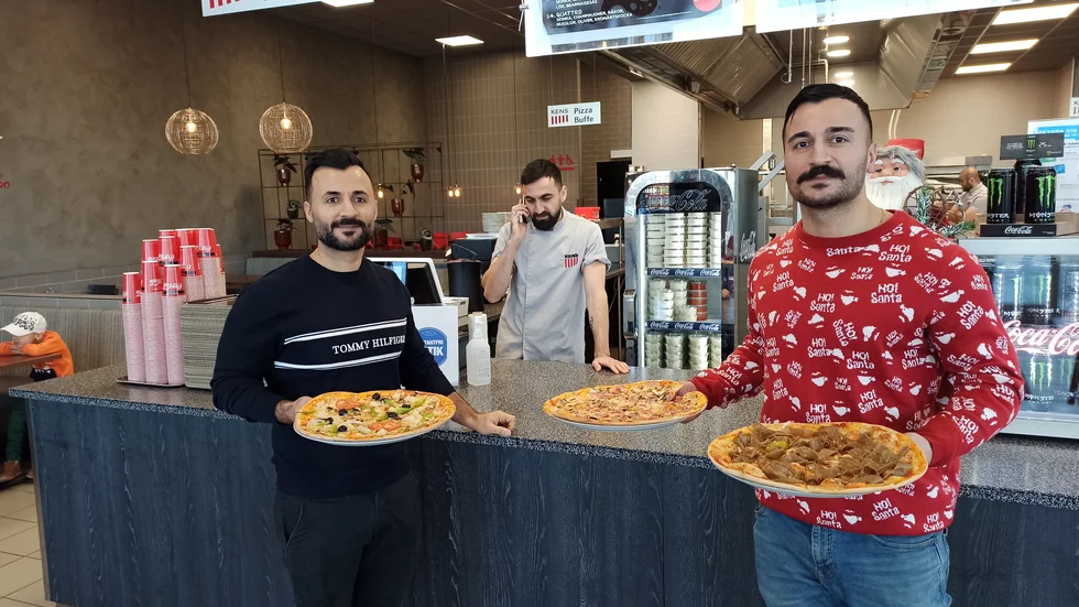 Huseyin och Mehmet Tas driver Kens. 